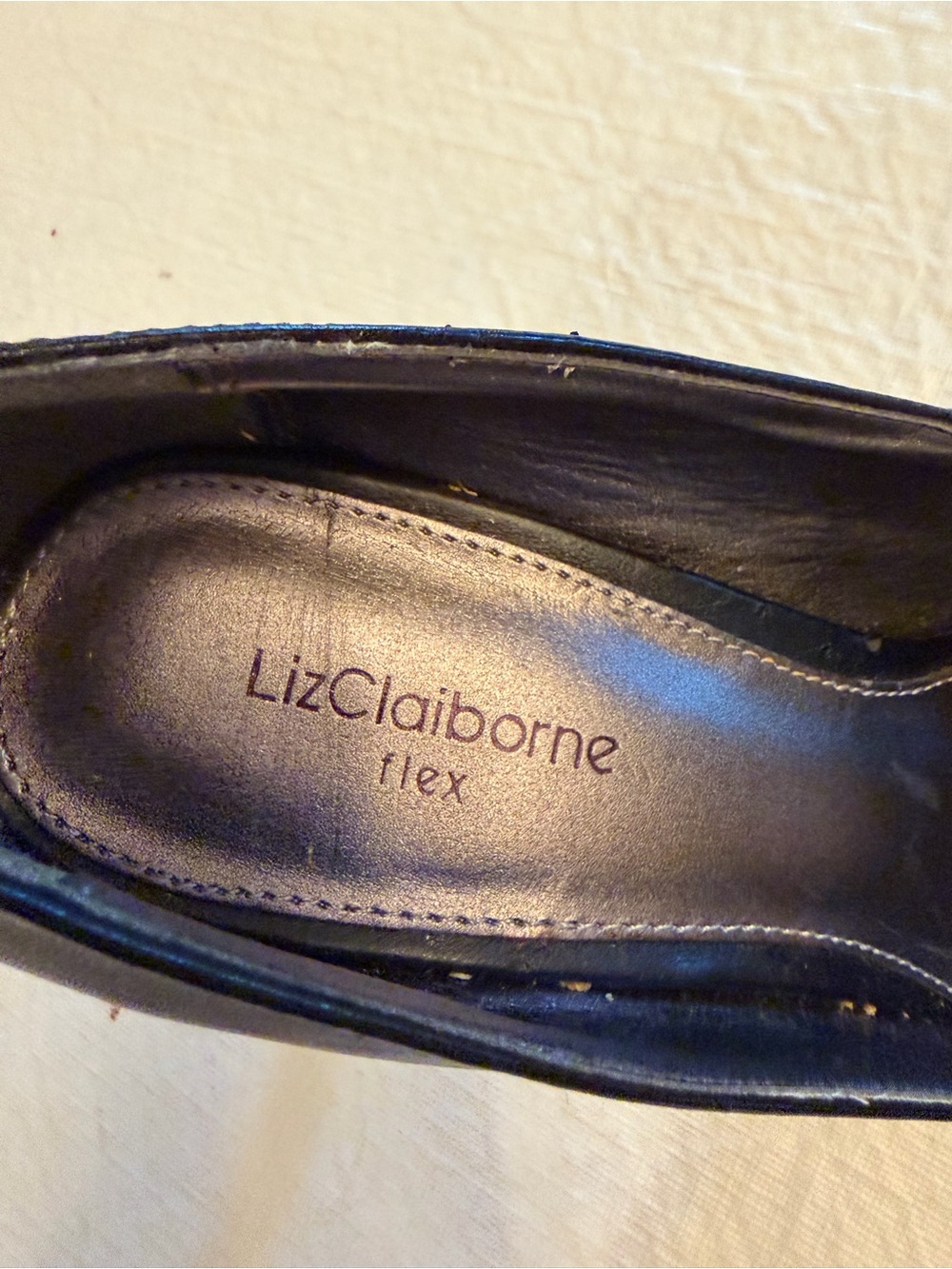 Liz Claiborne Black Leather Pointed Pumps with Stiletto Heel Never Worn! - Picture 4 of 5